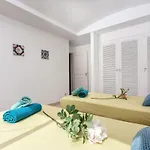 Marina Penthouse Center 公寓
