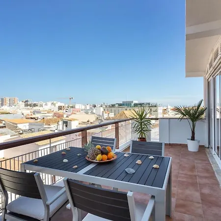 Marina Penthouse Center * 法鲁区